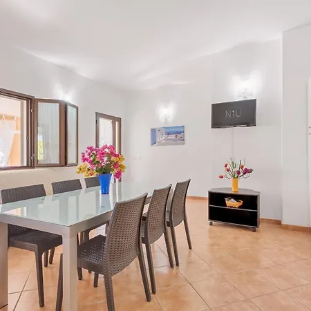Domu Elgive Holiday home